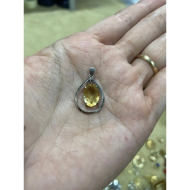 Mặt dây chuyền màu vàng sang trọng - Giá ưu đãi 35.000₫ giảm so với 44.450₫ 4