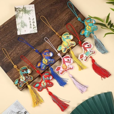 Mặt Dây Chuyền Ngựa Mùa Xuân Pony Thêu Trung Hoa, Móc Khóa Ngựa, Giá 81.290₫