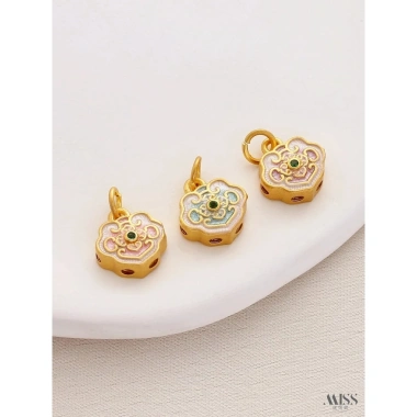 Mặt Dây Chuyền Vàng 18K Giữ Đám Mây Tốt Lành Nhỏ Giọt Đá Xanh Kim Cương Vòng Tay & Vòng Cổ Giá 26.967đ 2 Mặt Dây Chuyền Vàng 18K Giữ Đám Mây Tốt Lành Nhỏ Giọt Đá Xanh Kim Cương Vòng Tay & Vòng Cổ Giá 26.967đ 2