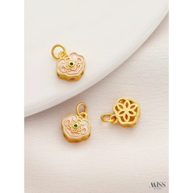 Mặt Dây Chuyền Vàng 18K Giữ Đám Mây Tốt Lành Nhỏ Giọt Đá Xanh Kim Cương Vòng Tay & Vòng Cổ Giá 26.967đ 3 Mặt Dây Chuyền Vàng 18K Giữ Đám Mây Tốt Lành Nhỏ Giọt Đá Xanh Kim Cương Vòng Tay & Vòng Cổ Giá 26.967đ 3