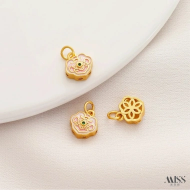 Mặt Dây Chuyền Vàng 18K Giữ Đám Mây Tốt Lành Nhỏ Giọt Đá Xanh Kim Cương Vòng Tay & Vòng Cổ Giá 26.967đ 9 Mặt Dây Chuyền Vàng 18K Giữ Đám Mây Tốt Lành Nhỏ Giọt Đá Xanh Kim Cương Vòng Tay & Vòng Cổ Giá 26.967đ 9
