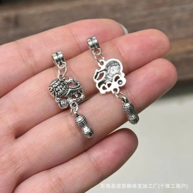Mặt dây chuyền vòng tay tua rua bầu nơ sen Pom - Thiết kế tinh tế, giảm giá tới 17% chỉ 21.883₫ 7