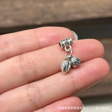 Mặt dây chuyền vòng tay tua rua bầu nơ sen Pom - Thiết kế tinh tế, giảm giá tới 17% chỉ 21.883₫ 8