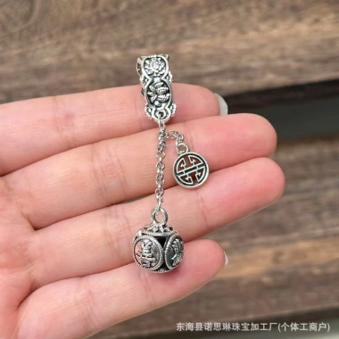 Mặt dây chuyền vòng tay tua rua bầu nơ sen Pom - Thiết kế tinh tế, giảm giá tới 17% chỉ 21.883₫ 22