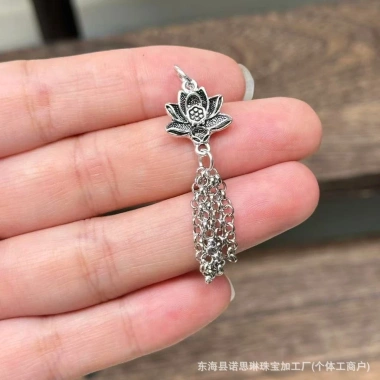 Mặt dây chuyền vòng tay tua rua bầu nơ sen Pom - Thiết kế tinh tế, giảm giá tới 17% chỉ 21.883₫ 26