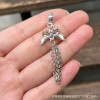 Mặt dây chuyền vòng tay tua rua bầu nơ sen Pom - Thiết kế tinh tế, giảm giá tới 17% chỉ 21.883₫ 31