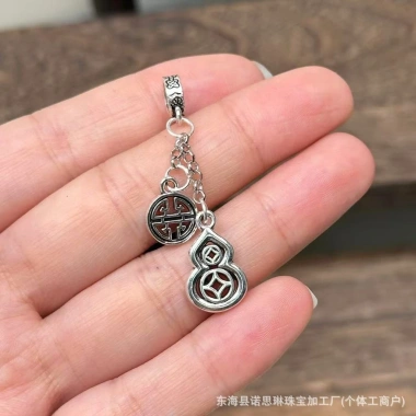 Mặt dây chuyền vòng tay tua rua bầu nơ sen Pom - Thiết kế tinh tế, giảm giá tới 17% chỉ 21.883₫ 32