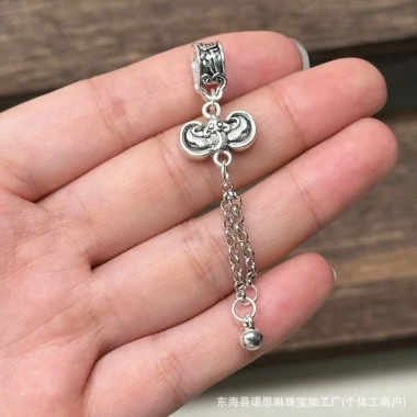 Mặt dây chuyền vòng tay tua rua bầu nơ sen Pom - Thiết kế tinh tế, giảm giá tới 17% chỉ 21.883₫ 40