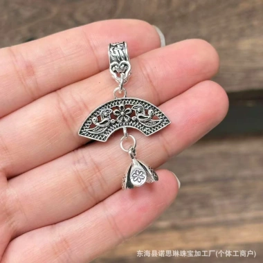 Mặt dây chuyền vòng tay tua rua bầu nơ sen Pom - Thiết kế tinh tế, giảm giá tới 17% chỉ 21.883₫ 43