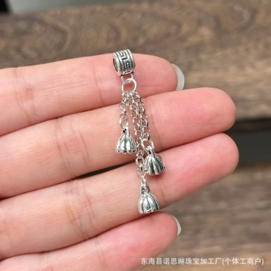 Mặt dây chuyền vòng tay tua rua bầu nơ sen Pom - Thiết kế tinh tế, giảm giá tới 17% chỉ 21.883₫ 44