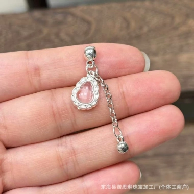 Mặt dây chuyền vòng tay tua rua bầu nơ sen Pom - Thiết kế tinh tế, giảm giá tới 17% chỉ 21.883₫ 48