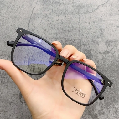Mắt Kính Gọng Vuông Siêu Nhẹ Chống Ánh Sáng Xanh Thời Trang Nam Nữ Giá 35.640 VND