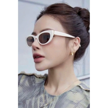 Mắt kính nữ dáng mèo xếch nhỏ, màu trắng/đen, giảm giá 19k, chỉ 189.000₫