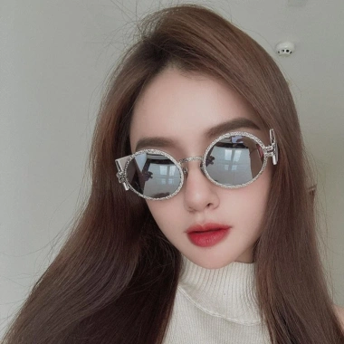 Mắt Kính Nữ Mặt Tròn 782 Sang Trọng - Chống Nắng, Chụp Ảnh, Du Lịch Giá 79.000₫ 2 Mắt Kính Nữ Mặt Tròn 782 Sang Trọng - Chống Nắng, Chụp Ảnh, Du Lịch Giá 79.000₫ 2