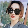 Mắt kính râm nữ chữ V gọng vuông thời trang cá tính, đi biển, chụp ảnh - iLita Hottrend 2