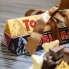 Mật Ong 100g + Sữa Sôcôla TOBLERONE Đen Thụy Sĩ - Kẹo ăn nhẹ nhập khẩu, Balmond nho khô, 142.989₫ 2
