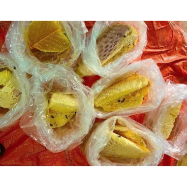 Mật ong đá nguyên tổ 1kg - Nguyên chất, tăng sức đề kháng, chỉ 199.000đ