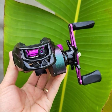 Máy Câu Ngang và Lure Giá Rẻ cho Học Sinh - Đầy Đủ Màu Sắc Tay Trái Tay Phải - vufishing 29.000 VND