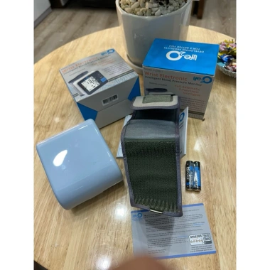 Máy đo huyết áp điện tử Life O2 đeo cổ tay - Giá ưu đãi 249.000 VND, Mỹ