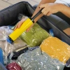 Máy hút chân không quần áo túi zip - Bơm điện nhỏ gọn, hút nhanh, tiết kiệm thời gian 4