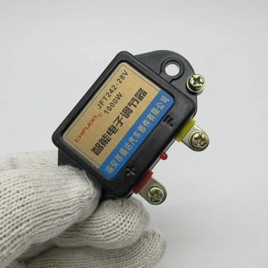 Máy phát điện kỹ thuật số 12/24V 1.000W cho xe nông nghiệp, xe máy, kéo Giá 163.792₫ 2