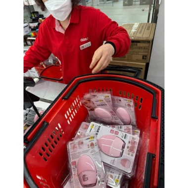 Máy rửa mặt Daiso – Công nghệ làm sạch sâu, giảm bã nhờn, chỉ 250.000đ