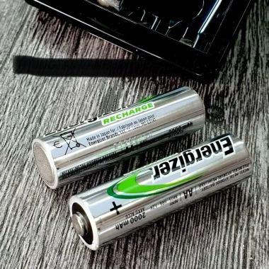 Máy sạc pin AA AAA Energizer kèm 4 pin AA 2.000mAh - Giảm giá 500.000 VND 4