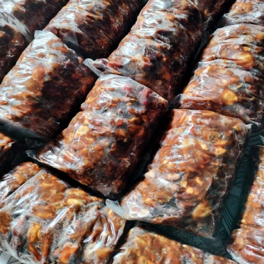 Me Chua 1kg Chuyen Che Bien Nuoc Sot va Gia Vi - Khong The Thieu, Gia 24.000 VND