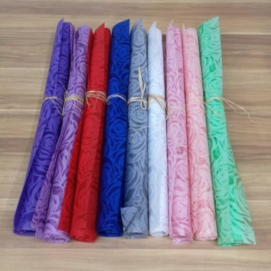 Mếch gấm hoa lụa cao cấp - Giấy gói hoa, gói hộp quà, bán lẻ 18.000 VND giảm so với 21.960 VND