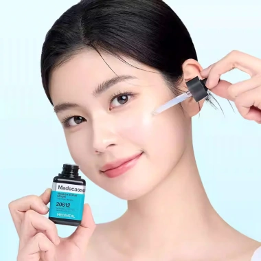 Mediheal Vitamin C Brightening Serum 40ml Niacinamide PHA LHA – Da mịn dưỡng ẩm rạng rỡ, 117.749 VND