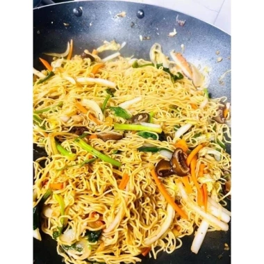 Mì Sợi Tươi YonYon Vắt Tròn 240g - Giá chỉ 25.000đ, ngon giòn, nấu nhanh, tiện lợi 5