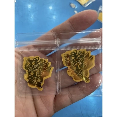 Miếng dán Mạ Vàng Thần Tài: Mèo, Hổ, Ông - Đón Tết 2.022 Giá chỉ 12.000đ, giảm giá hấp dẫn