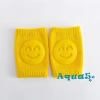 Miếng đệm đầu gối Aqua-Baby dệt kim chống trượt, họa tiết mặt cười cho bé 6