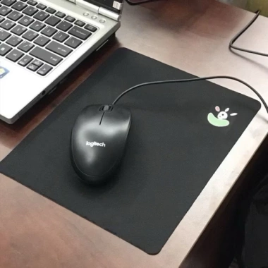 Miếng lót chuột Logitech - Mouse Pad mỏng siêu mượt, giảm giá tới 16.000₫