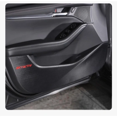 Miếng Lót Da Carbon cho Mazda 3 2.020‑2.026 – Chống Dính, Trang Trí Cửa Sang Trọng 9