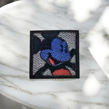 Miếng vá áo sticker ủi nhiệt thêu Mickey và Donald giá chỉ 9.000 VND 2 Miếng vá áo sticker ủi nhiệt thêu Mickey và Donald giá chỉ 9.000 VND 2