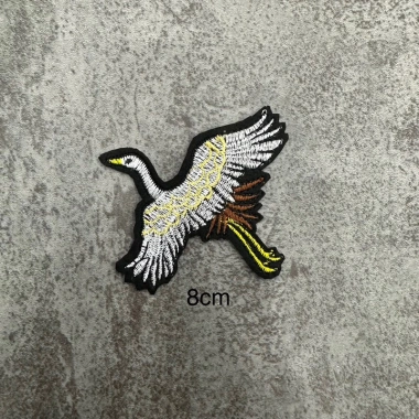 Miếng vá quần áo hình chim sticker ủi nhiệt - Giá 7.000đ, dễ dán, bền 3