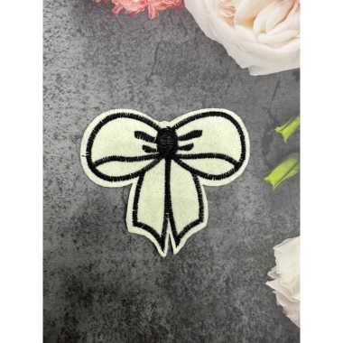 Miếng vá quần áo rách hình nơ sticker logo thêu - Giá 9.000đ, giảm từ 10.980đ