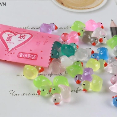Mingxuan2 5 Chiếc Vịt Nhựa Dạ Quang Búp Bê Trang Trí Nhà Cửa Quà Tặng Trẻ Em 33.770 VND 7 Mingxuan2 5 Chiếc Vịt Nhựa Dạ Quang Búp Bê Trang Trí Nhà Cửa Quà Tặng Trẻ Em 33.770 VND 7