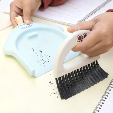 Mini Chổi Bụi Dễ Thương Dụng Cụ Vệ Sinh Trẻ Em Học Sinh Xẻng Rác Nhỏ Giá 69k 4