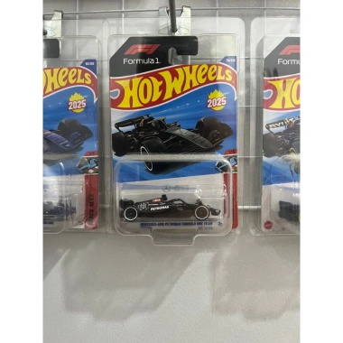 Mô hình Hot Wheels Mercedes Benz F1 thực tế tặng protect card giá ưu đãi 299.000