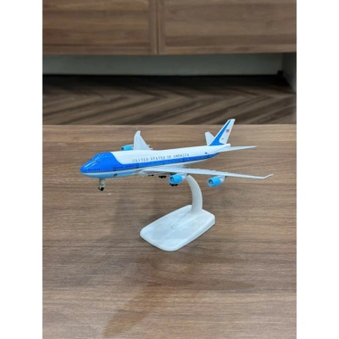 Mô hình máy bay Air Force One không lực 20cm - Kim loại bền đẹp, giá chỉ 235k 9 Mô hình máy bay Air Force One không lực 20cm - Kim loại bền đẹp, giá chỉ 235k 9