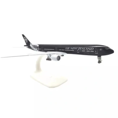 Mô hình máy bay Air New Zealand Boeing 777 18cm Giá ưu đãi 235.000₫ 4 Mô hình máy bay Air New Zealand Boeing 777 18cm Giá ưu đãi 235.000₫ 4
