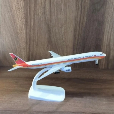 Mô hình máy bay Angola Airlines B777 20cm - Tinh xảo, giá ưu đãi 235.000 VND Mô hình máy bay Angola Airlines B777 20cm - Tinh xảo, giá ưu đãi 235.000 VND