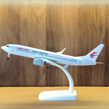 Mô hình máy bay China Eastern B737 20cm: Chi tiết thực tế, giảm giá 17% chỉ 235.000 VND Mô hình máy bay China Eastern B737 20cm: Chi tiết thực tế, giảm giá 17% chỉ 235.000 VND
