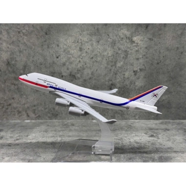 Mô hình máy bay chuyên cơ tổng thổng Hàn Quốc 16cm Giá ưu đãi chỉ 139.000 VNĐ Mô hình máy bay chuyên cơ tổng thổng Hàn Quốc 16cm Giá ưu đãi chỉ 139.000 VNĐ