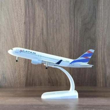 Mô hình máy bay Latam Airlines A320 20cm - Chi tiết thực tế, giá ưu đãi 235.000₫
