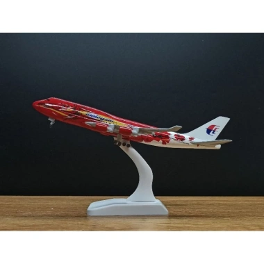 Mô hình máy bay Malaysia 20cm chi tiết tinh xảo, giá chỉ 199.000₫ giảm mạnh 9 Mô hình máy bay Malaysia 20cm chi tiết tinh xảo, giá chỉ 199.000₫ giảm mạnh 9