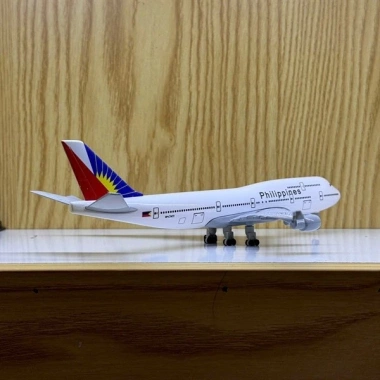 Mô hình máy bay Philippines Airlines Boeing 747 20cm - Chi tiết thực tế, giảm giá 235.000 VND 6