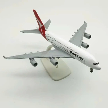 Mô hình máy bay Qantas A380 20cm - Chi tiết thực tế, giá ưu đãi 235.000₫ 3 Mô hình máy bay Qantas A380 20cm - Chi tiết thực tế, giá ưu đãi 235.000₫ 3
